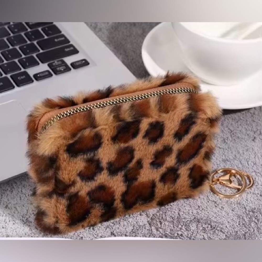 💳 leopard print plush card holder 💳